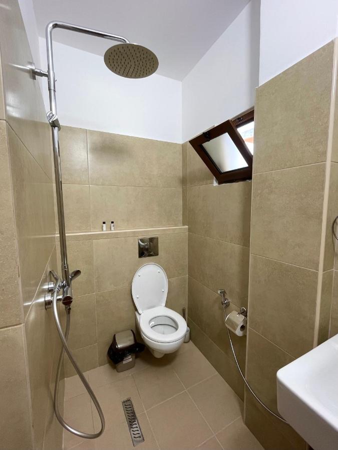Tekada Hotel & Restaurant Влёра Экстерьер фото