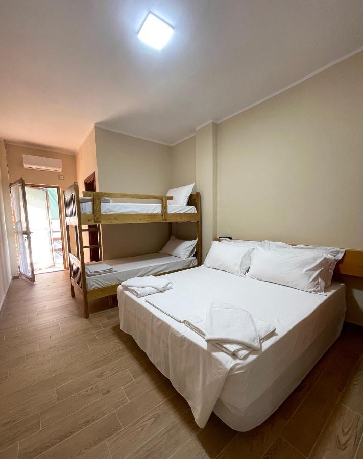 Tekada Hotel & Restaurant Влёра Экстерьер фото