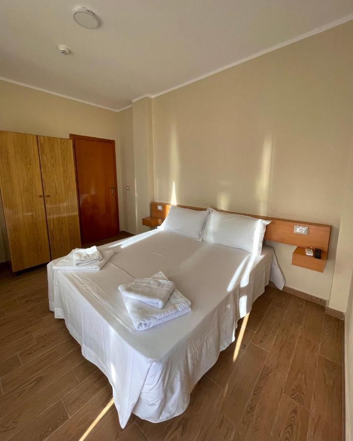Tekada Hotel & Restaurant Влёра Экстерьер фото
