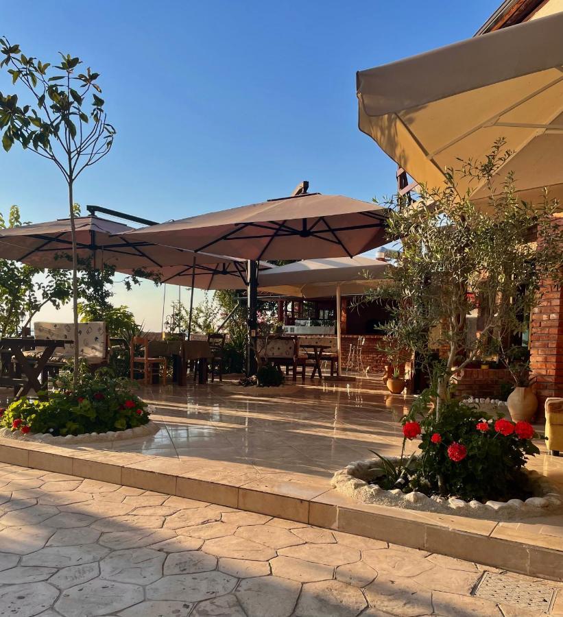 Tekada Hotel & Restaurant Влёра Экстерьер фото