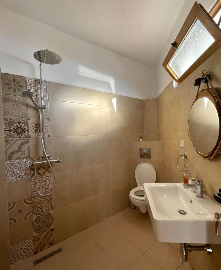 Tekada Hotel & Restaurant Влёра Экстерьер фото