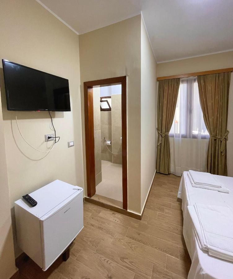 Tekada Hotel & Restaurant Влёра Экстерьер фото