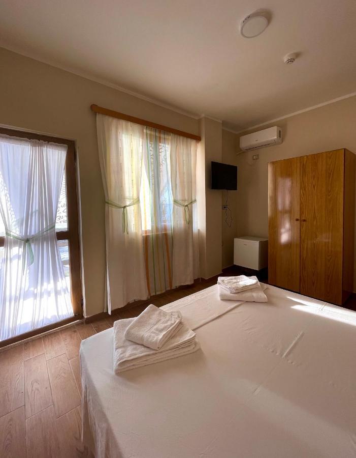Tekada Hotel & Restaurant Влёра Экстерьер фото