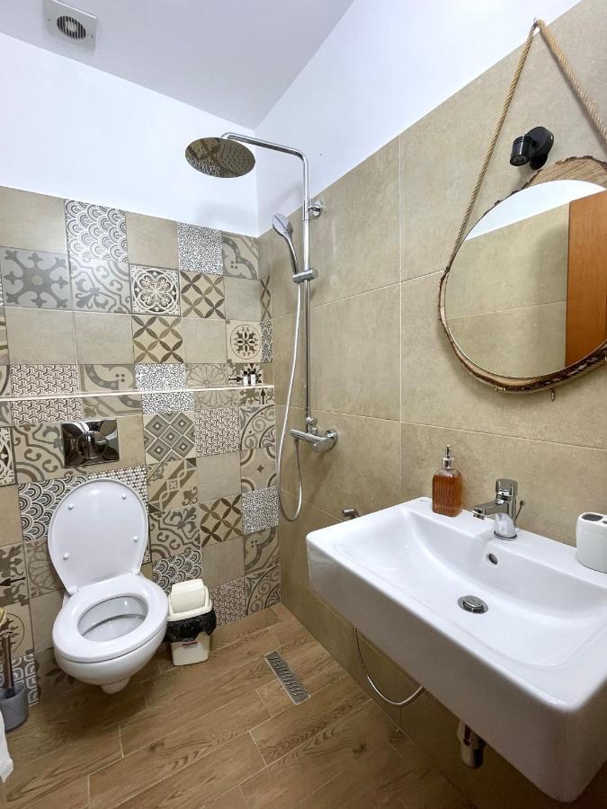 Tekada Hotel & Restaurant Влёра Экстерьер фото