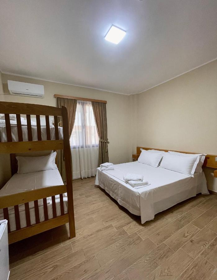 Tekada Hotel & Restaurant Влёра Экстерьер фото