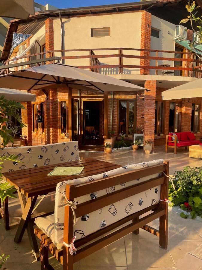 Tekada Hotel & Restaurant Влёра Экстерьер фото